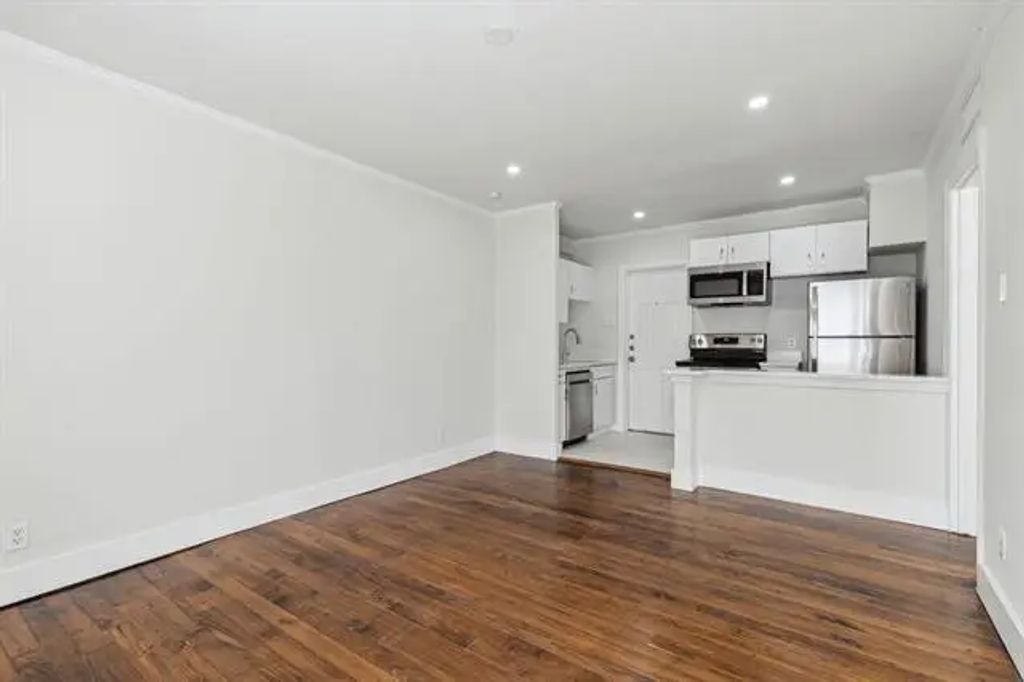 4101 Douglas Avenue 202, Dallas