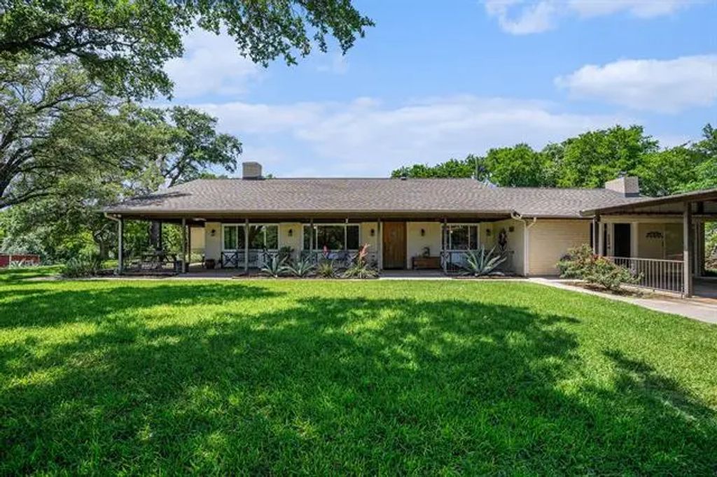 4151 Oakcrest Lane, Fort Worth