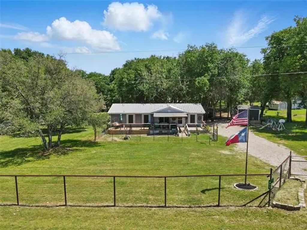 859 New Highland Road, Springtown