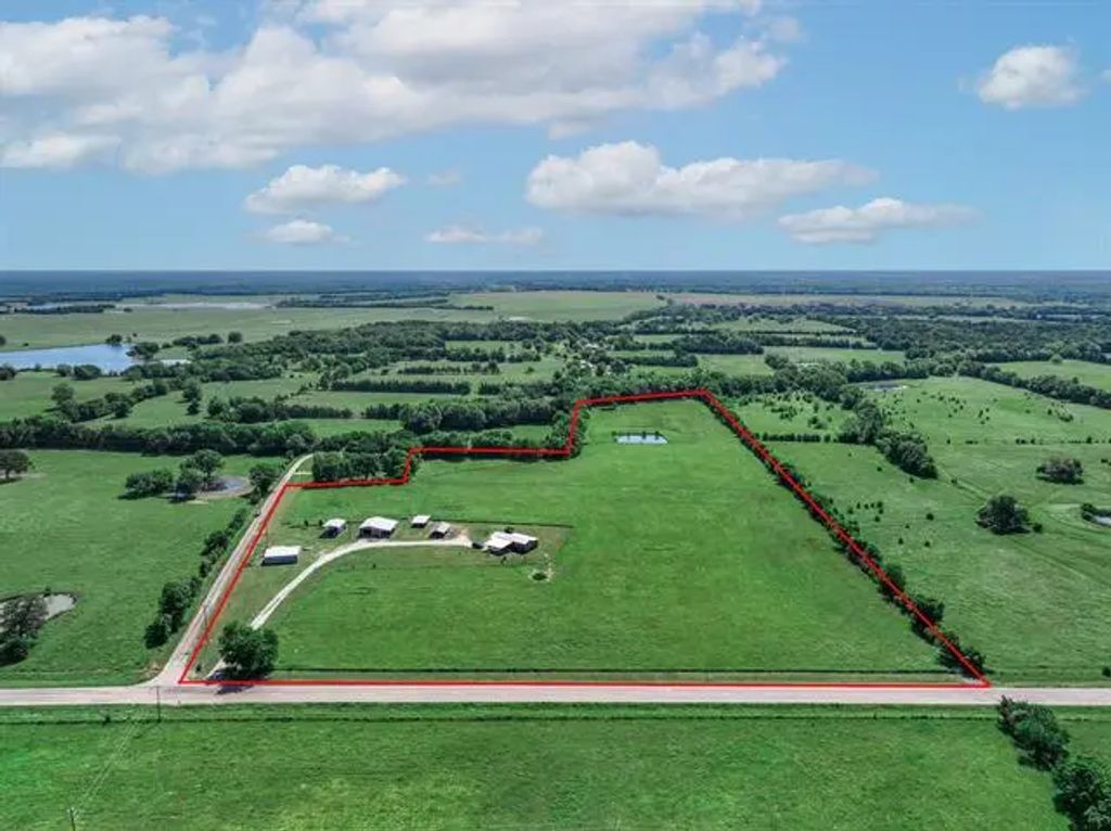 3266 Farm Road 1159, Clarksville
