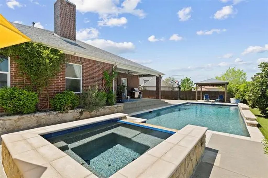 111 Blue Stem Lane, Aledo