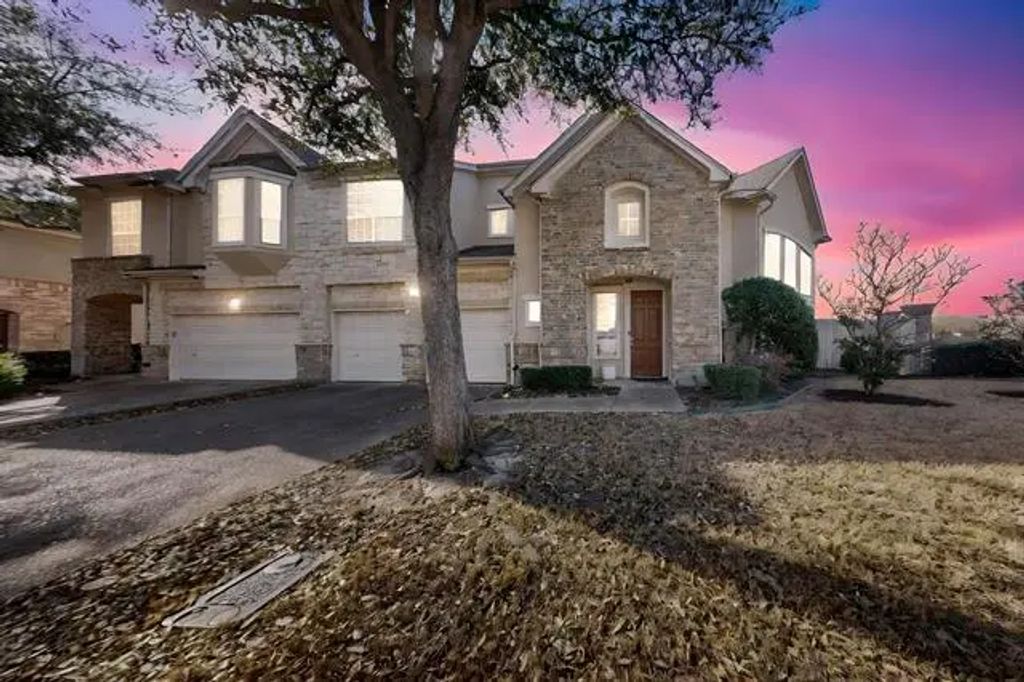 2606 Rue De Ville, Irving