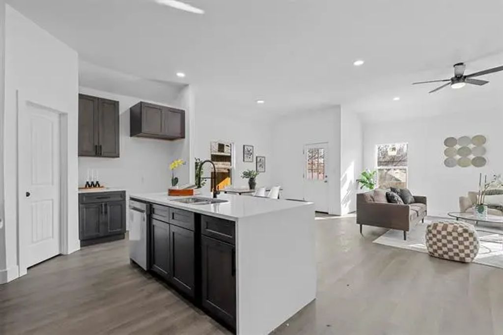 815 Lake View Ridge, White Settlement