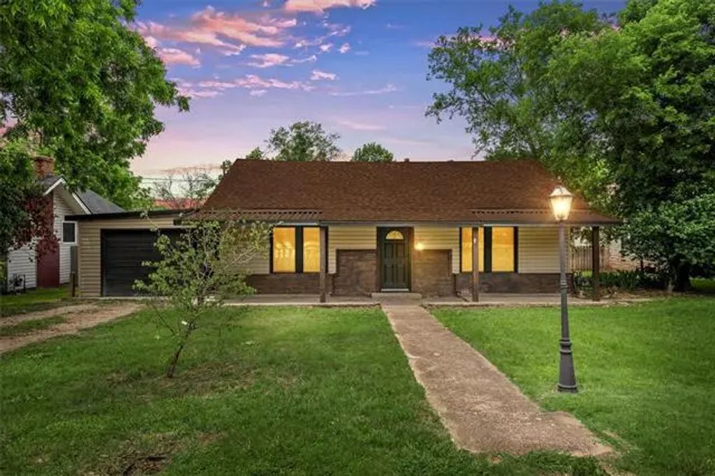 306 N Bordon Street, Lorena