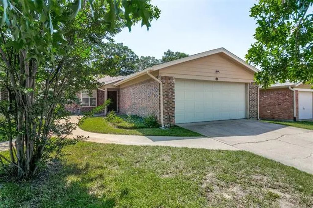 508 Billie Ruth Lane, Hurst