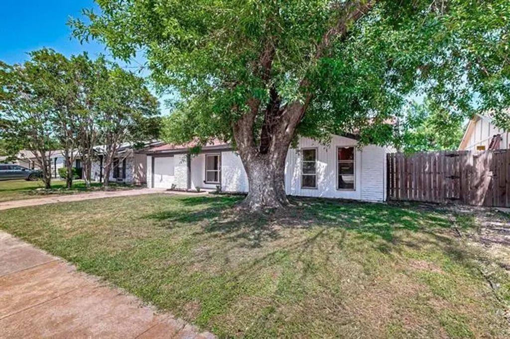335 S 1st Street, Wylie
