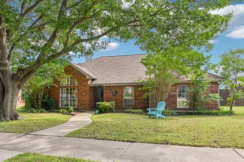 1213 Shawnee Trail, Carrollton