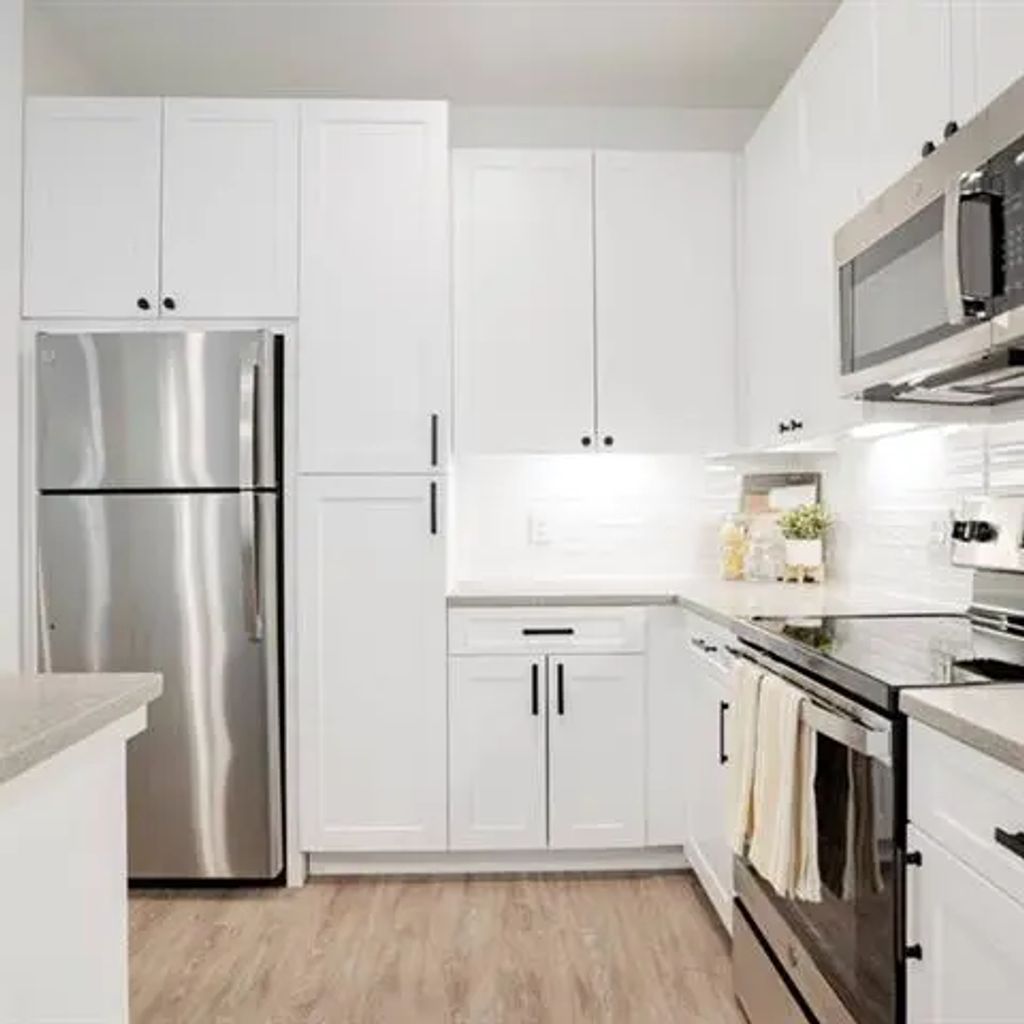 501 N Ewing Avenue 202, Dallas