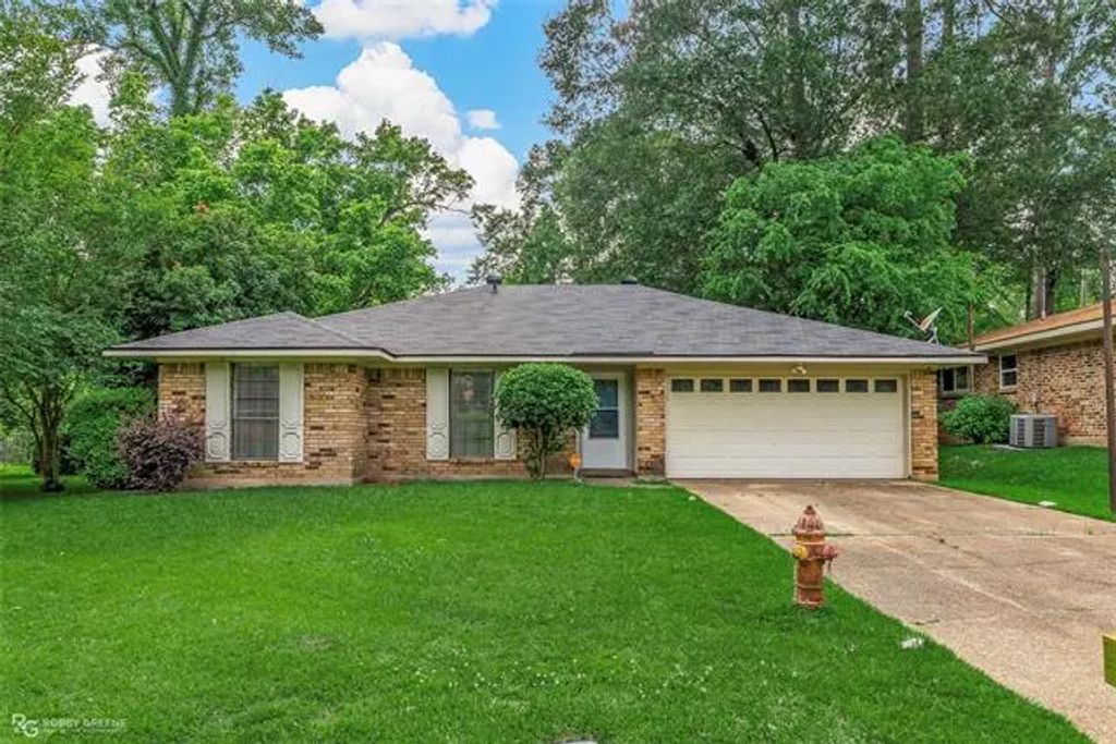 402 Avenida Drive, Haughton