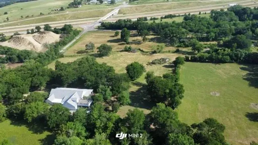 3220 Randell Lake Road, Denison