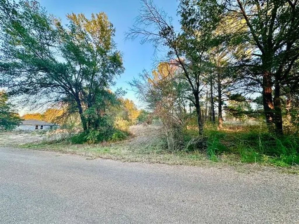 Y Flagship Lane, Gun Barrel City