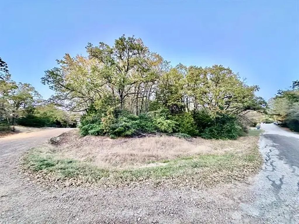 X Nob Hill Road, Gun Barrel City