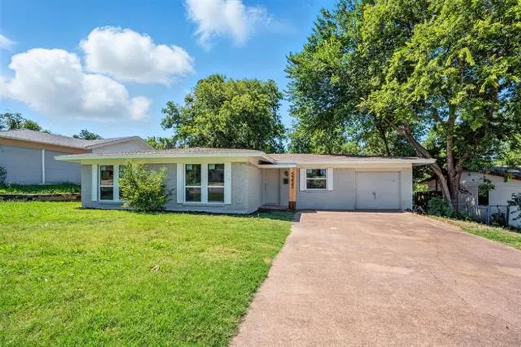 5253 Trail Lake Drive, Fort Worth