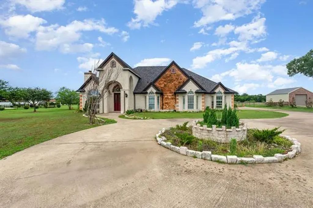 624 Horseshoe Bend, Royse City