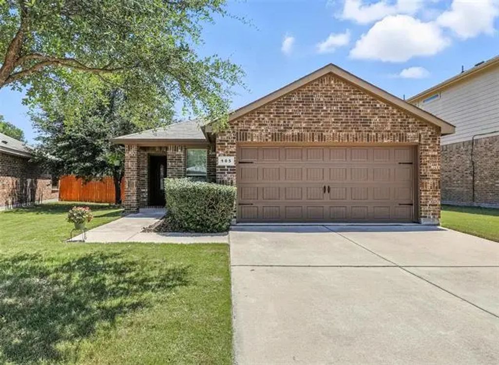 105 Bridlewood Street, Azle