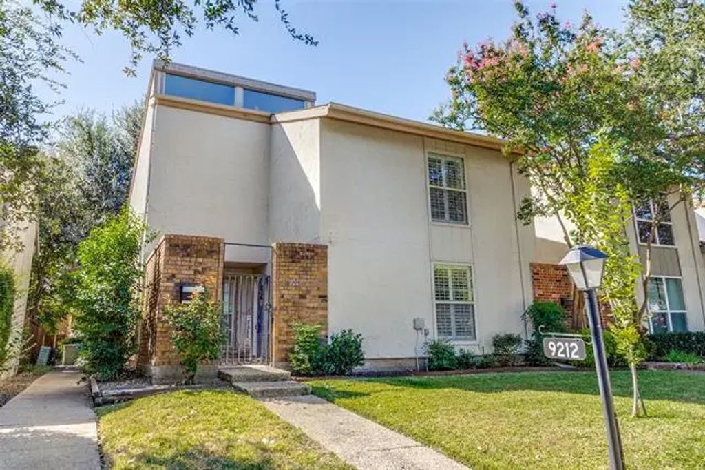 9212 Flickering Shadow Drive, Dallas