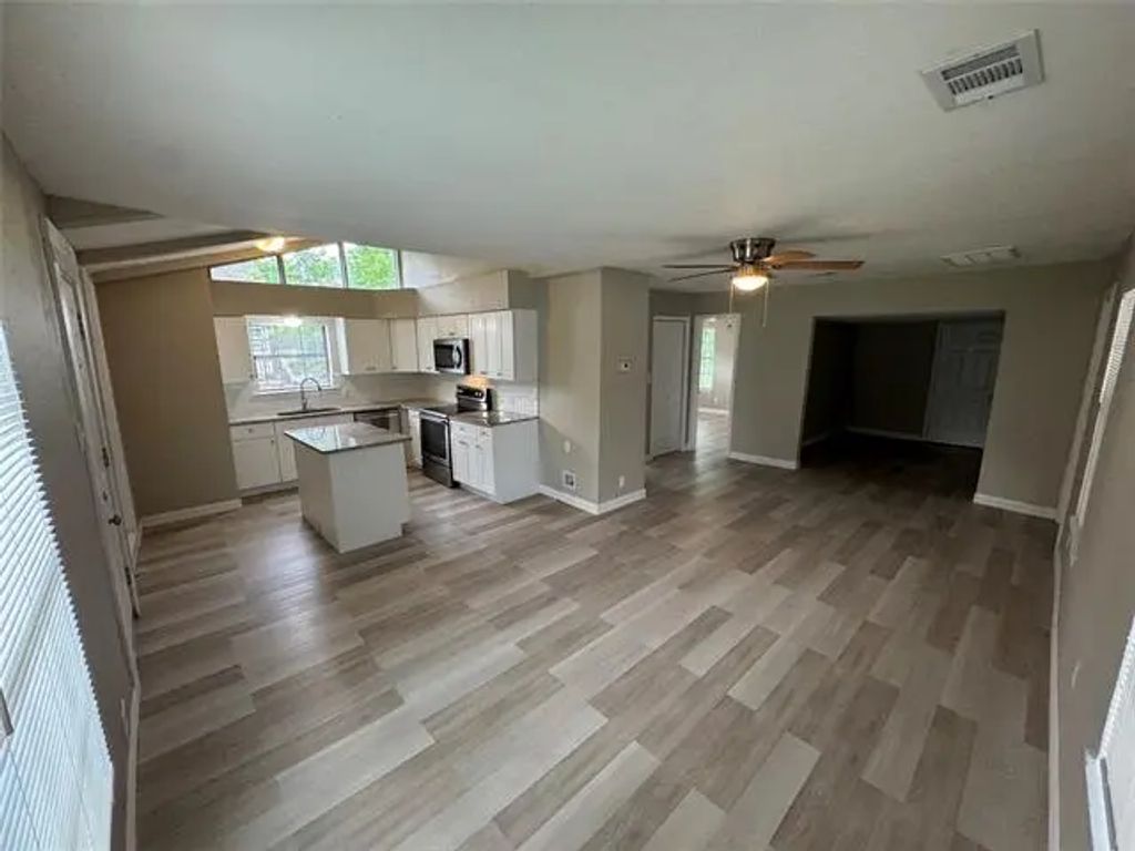 212 N 3rd Street, Celeste