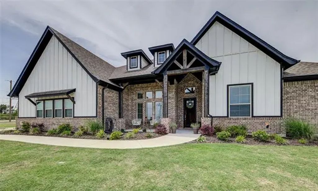 109 Quail Ridge Court, Decatur