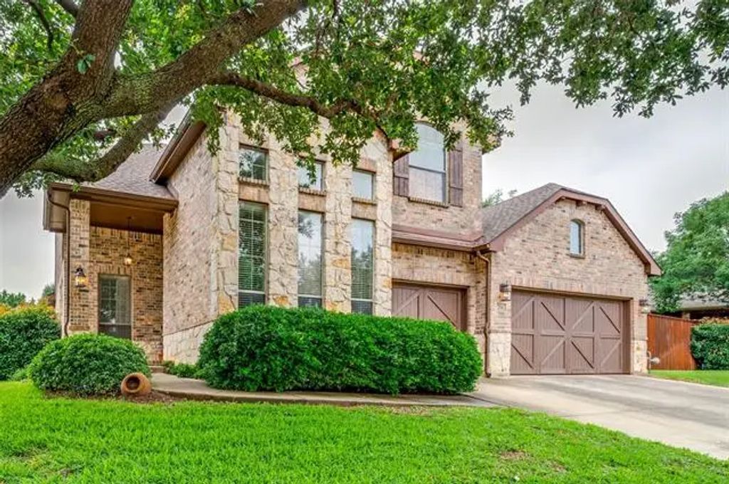 201 Barkley Drive, Hickory Creek