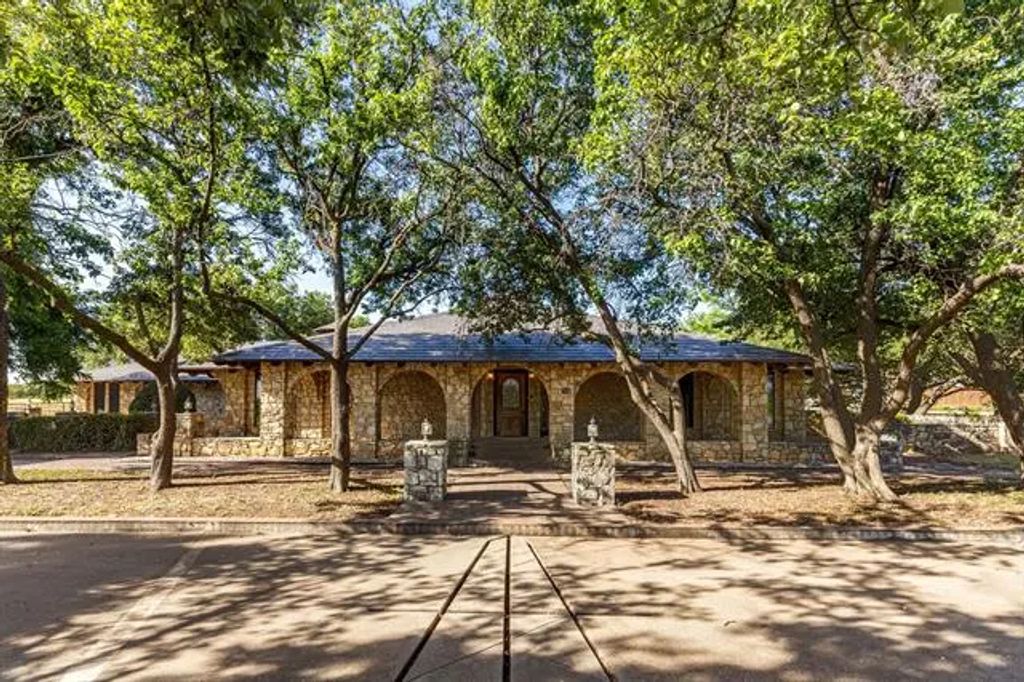 1602 Cedar Avenue, Megargel