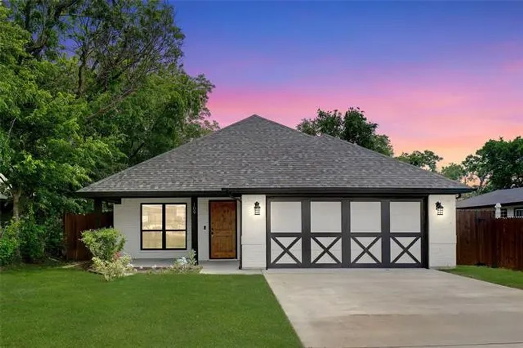 109 S 6th Street, Godley