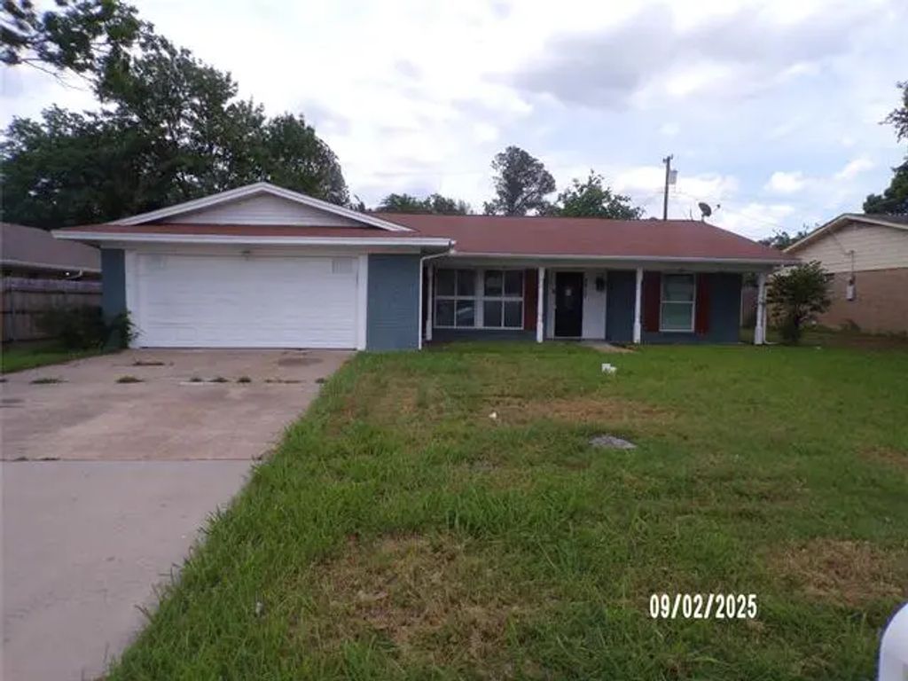 6407 Stonewall Street, Greenville