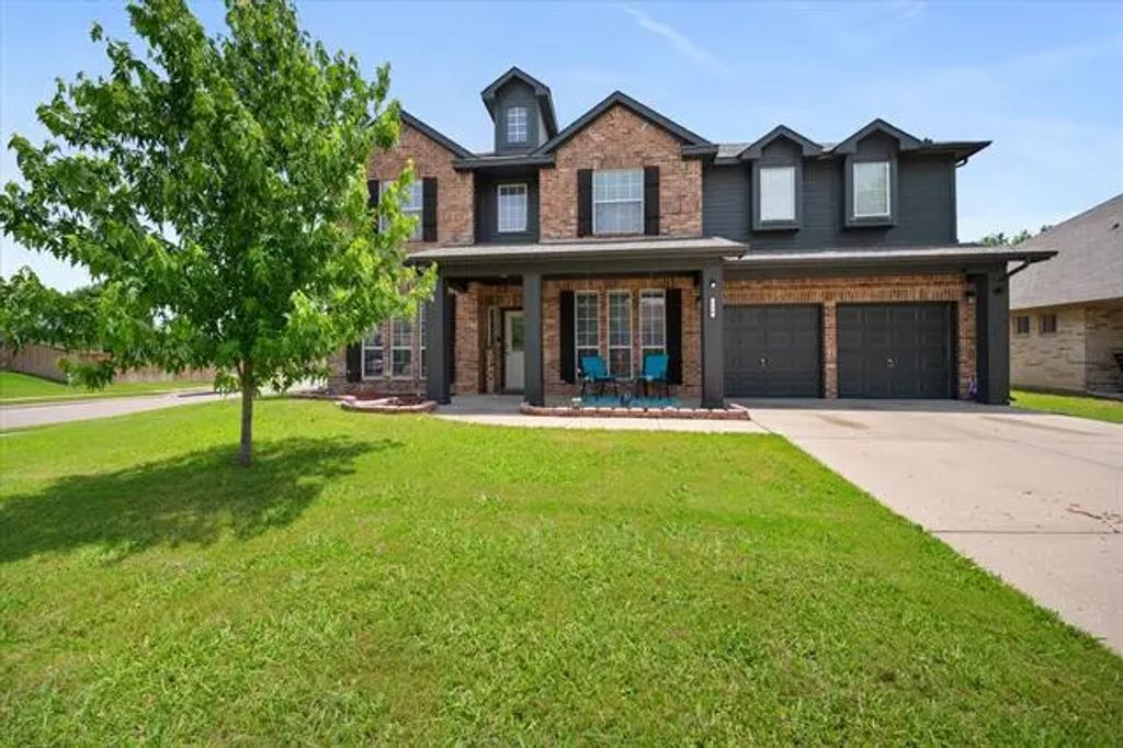 736 Evergreen Court, Burleson