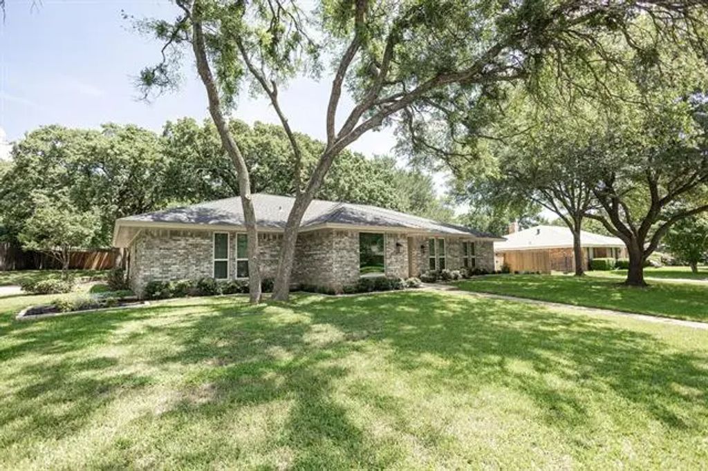 4701 Woodview Street, Arlington