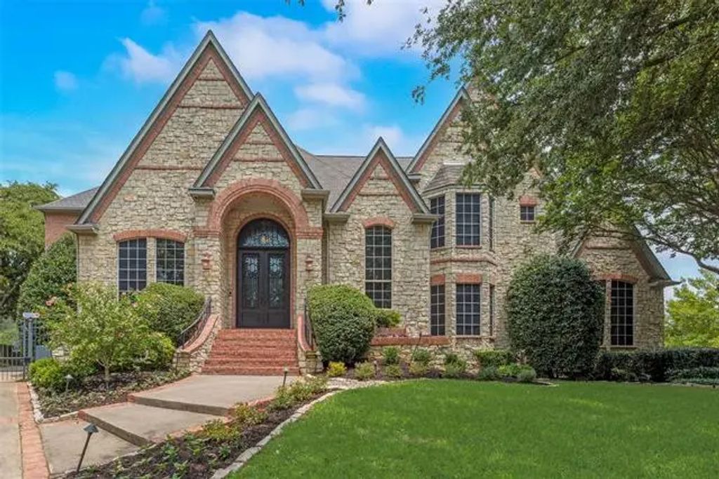2802 High Point Court, Grapevine