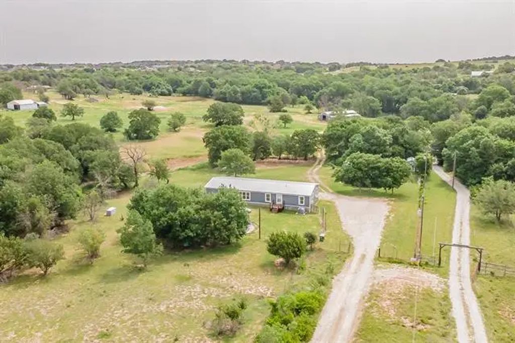 551 Sanger Drive, Springtown
