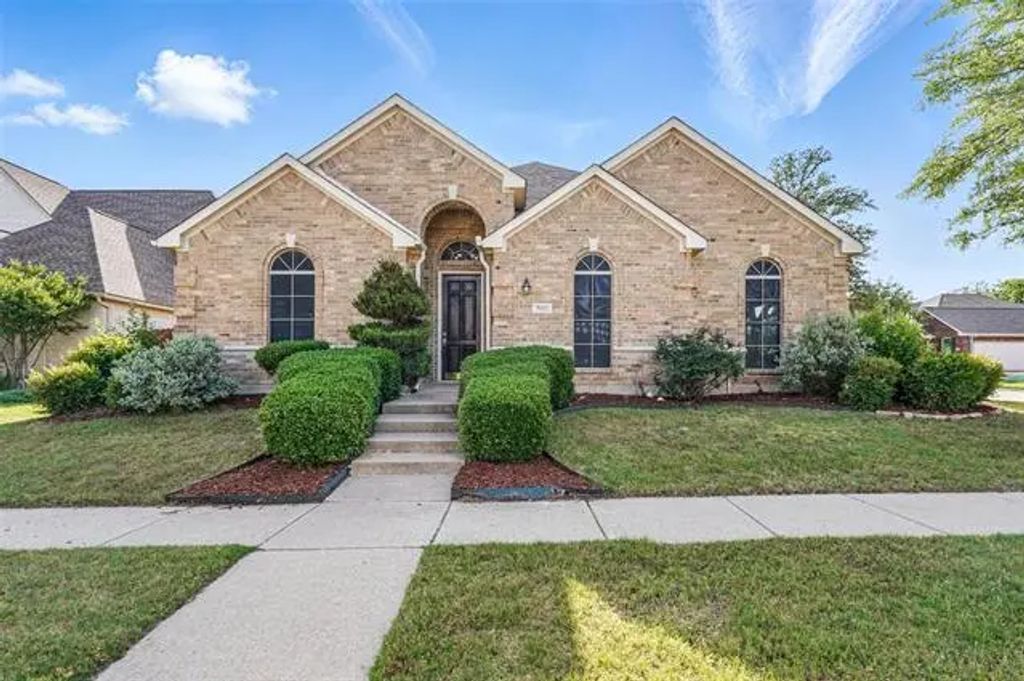 7602 Bridge Water Circle, Frisco