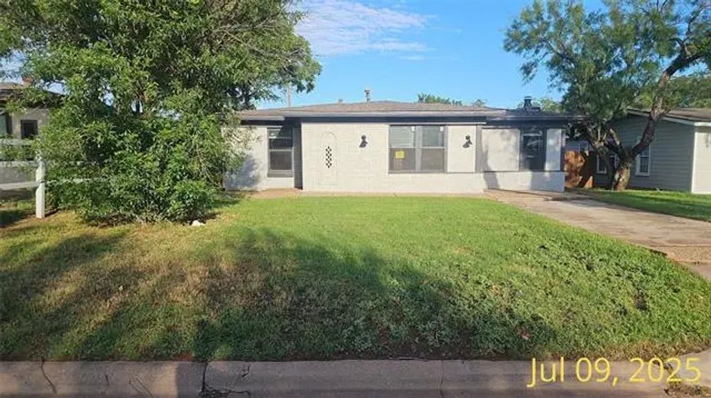 1134 S Bowie Drive S, Abilene