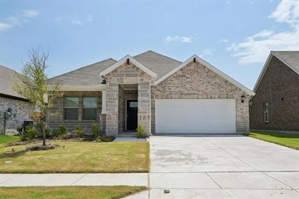 952 Linden Court, Lavon