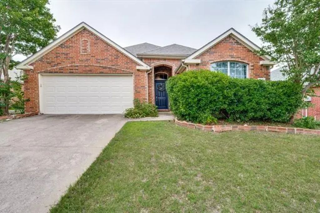 1004 Broken Spoke Drive, Little Elm