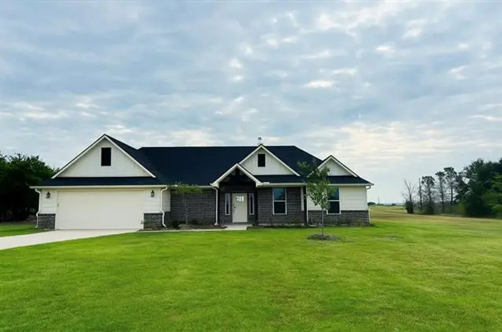 96 County Road 319, Valley View