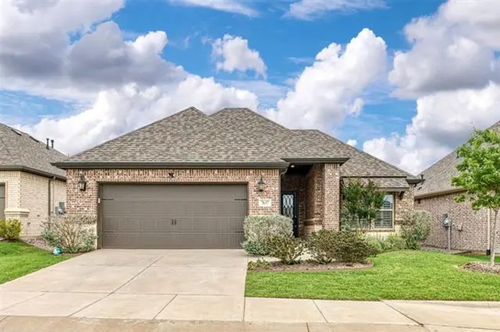7637 Murcia Drive, Fort Worth