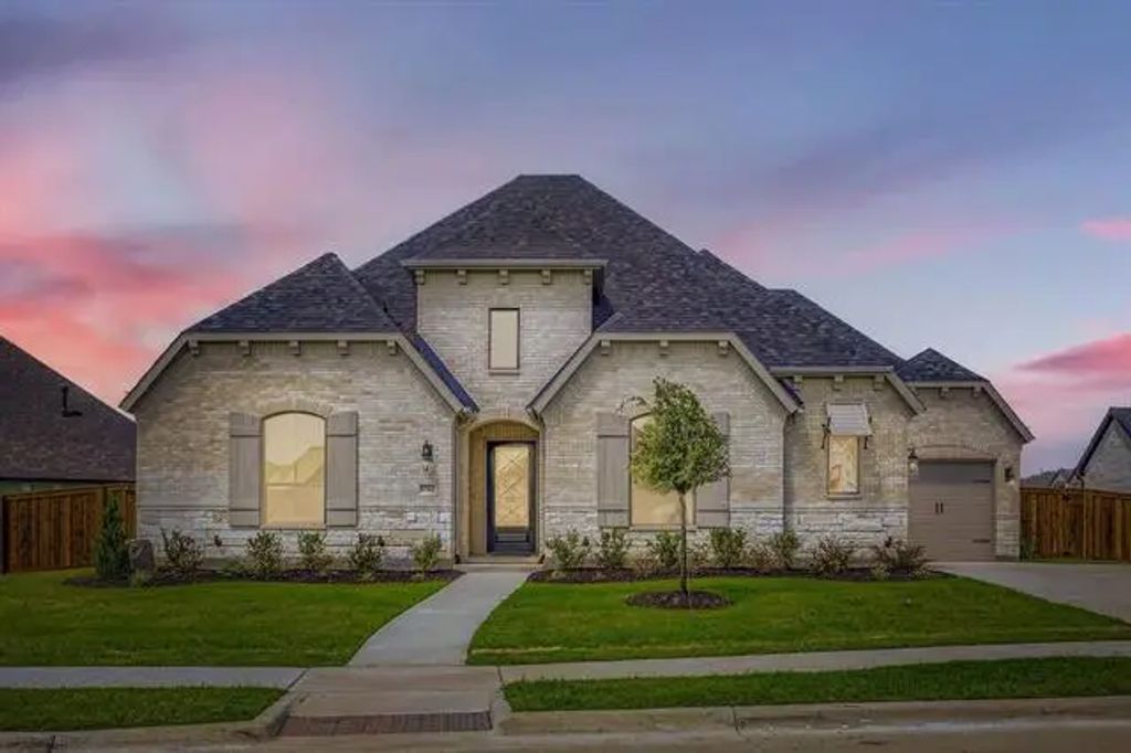 1702 Farmstead Road, Mansfield
