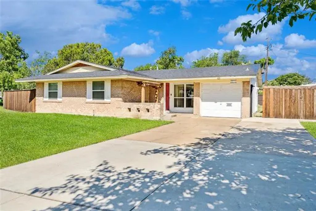 2425 Misty Lane, Carrollton