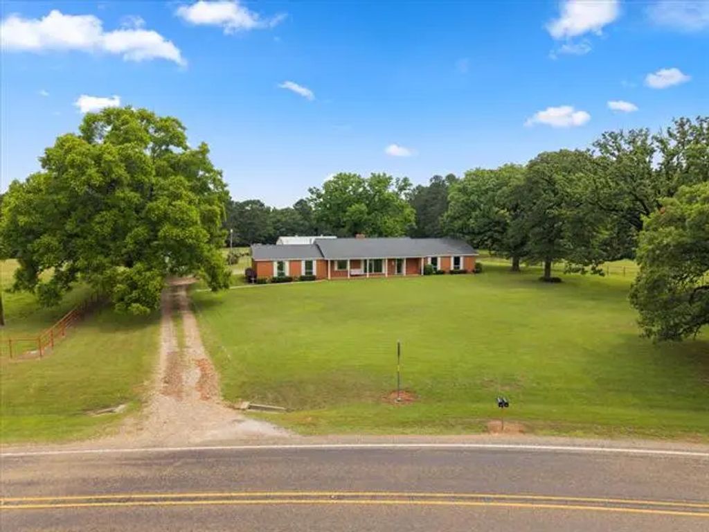 5022 Fm 561, Simms