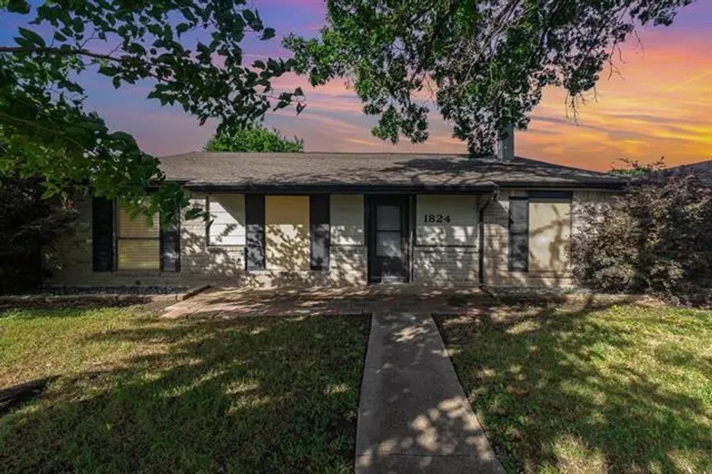 1824 Angelina Drive, Garland