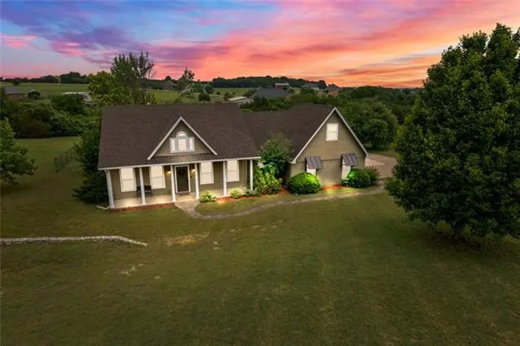 415 Stone Mountain Court, Cresson