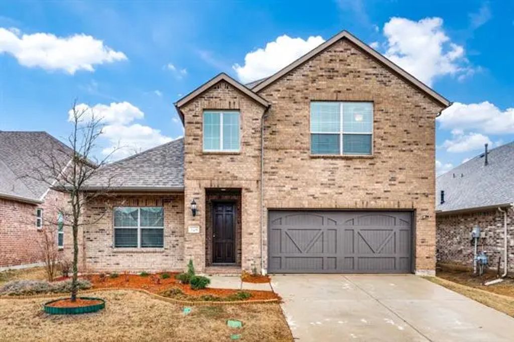 328 Camille Crossing, Celina