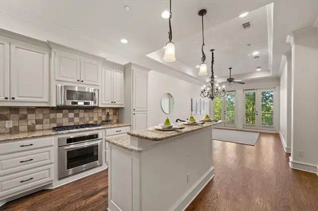 33 Main Street 220, Colleyville