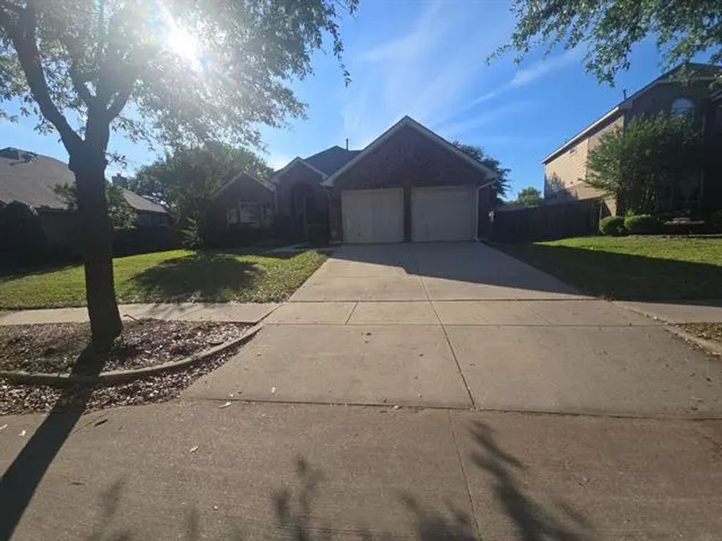 4832 Belladonna Drive, Fort Worth