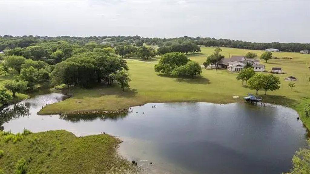 344 Clear Lake Lane, Weatherford