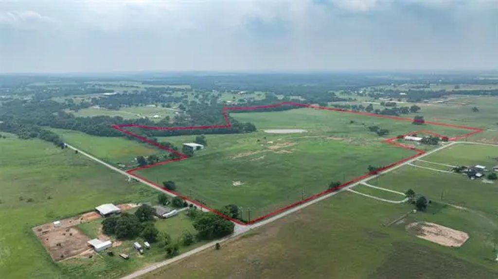 Big Valley Circle, Lipan