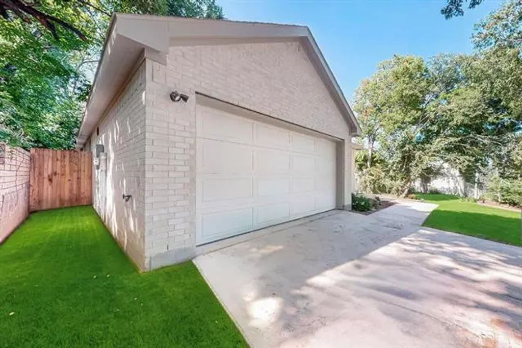 1806 Morrell Avenue, Dallas