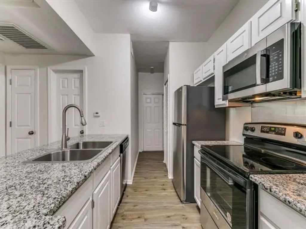 7151 Gaston Avenue 906, Dallas