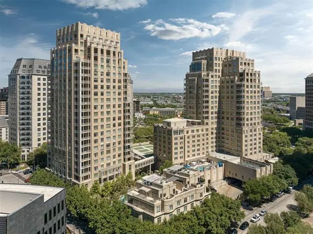2555 N Pearl Street 1101, Dallas