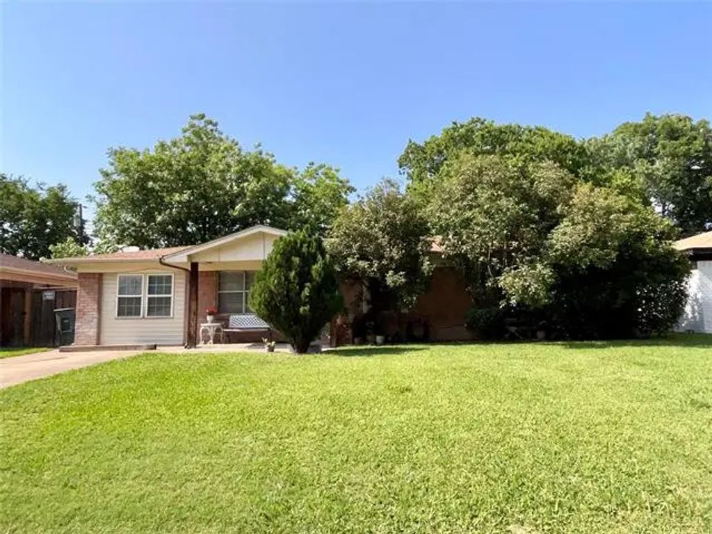 2217 Linwood Lane, Irving